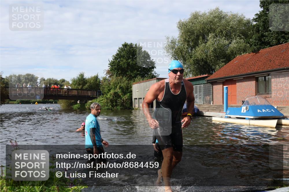 31.08.2025 - Elbe Triathlon Hamburg Luisa Fischer http://msf.ph/oto/8684459 31.08.2025 10:28:27 Schwimmen 1278, 1315 meine-sportfotos.de