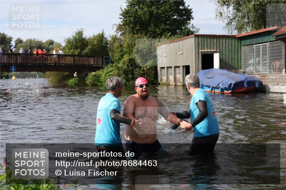 31.08.2025 - Elbe Triathlon Hamburg Luisa Fischer http://msf.ph/oto/8684463 31.08.2025 10:28:38 Schwimmen 1172, 1272 meine-sportfotos.de