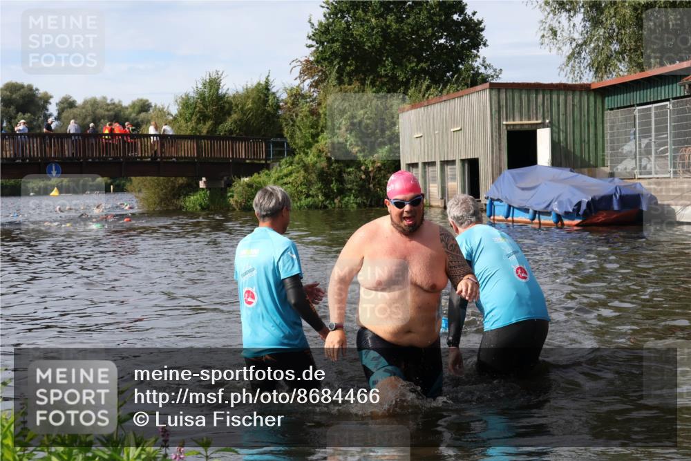 31.08.2025 - Elbe Triathlon Hamburg Luisa Fischer http://msf.ph/oto/8684466 31.08.2025 10:28:39 Schwimmen 1172, 1272 meine-sportfotos.de