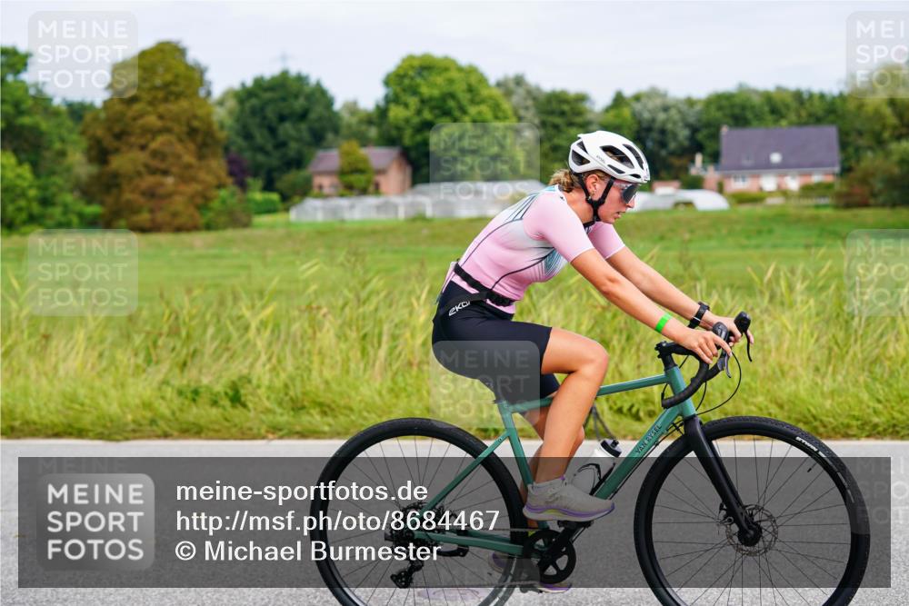 31.08.2025 - Elbe Triathlon Hamburg Michael Burmester http://msf.ph/oto/8684467 31.08.2025 11:20:51 Radfahren 1507, 1523 meine-sportfotos.de