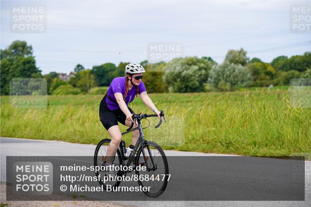 31.08.2025 - Elbe Triathlon Hamburg Michael Burmester http://msf.ph/oto/8684477 31.08.2025 11:21:00 Radfahren 1359, 1360, 1464 meine-sportfotos.de