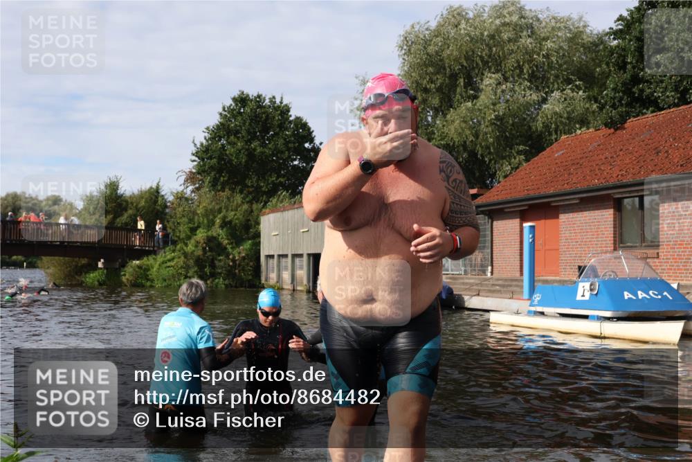 31.08.2025 - Elbe Triathlon Hamburg Luisa Fischer http://msf.ph/oto/8684482 31.08.2025 10:28:42 Schwimmen 1172, 1272 meine-sportfotos.de
