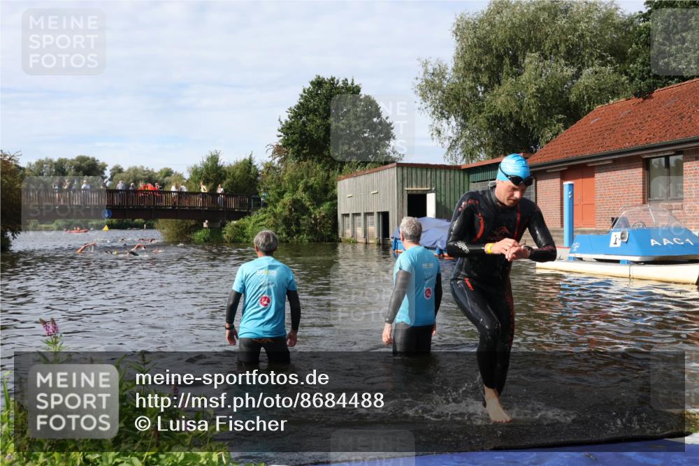 31.08.2025 - Elbe Triathlon Hamburg Luisa Fischer http://msf.ph/oto/8684488 31.08.2025 10:28:45 Schwimmen 1172, 1272 meine-sportfotos.de