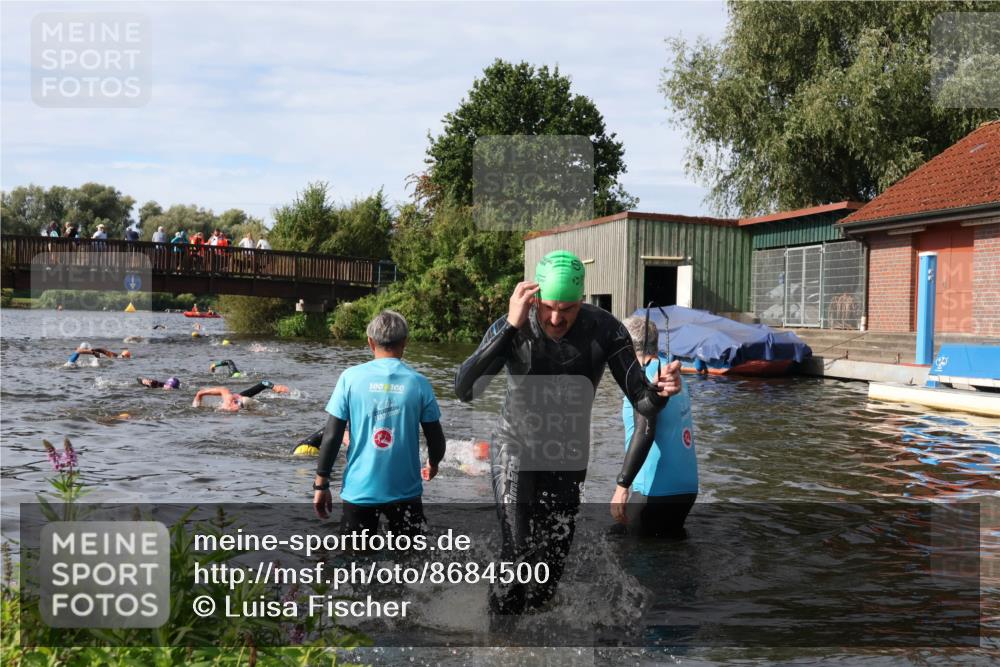 31.08.2025 - Elbe Triathlon Hamburg Luisa Fischer http://msf.ph/oto/8684500 31.08.2025 10:29:14 Schwimmen 1161, 1258, 1298 meine-sportfotos.de