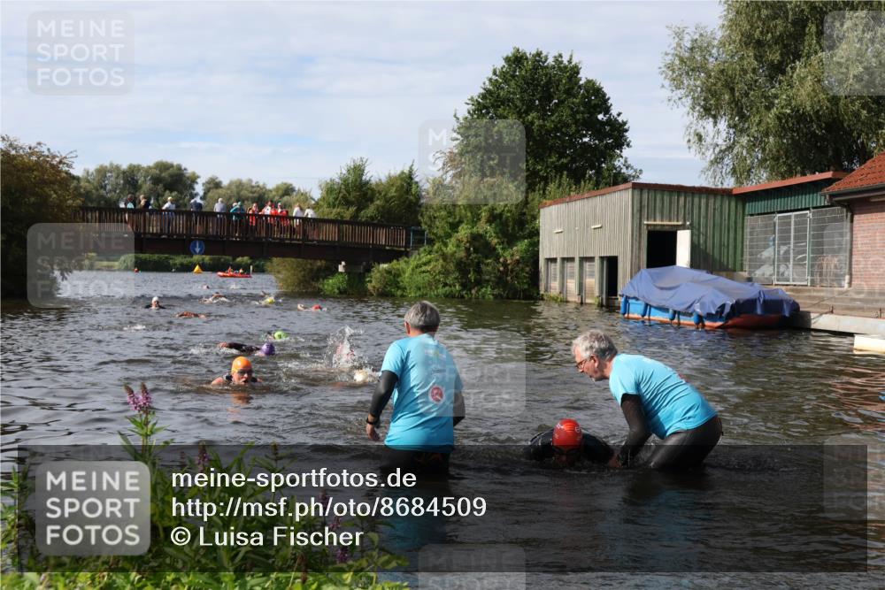 31.08.2025 - Elbe Triathlon Hamburg Luisa Fischer http://msf.ph/oto/8684509 31.08.2025 10:29:18 Schwimmen 1161, 1258, 1298 meine-sportfotos.de