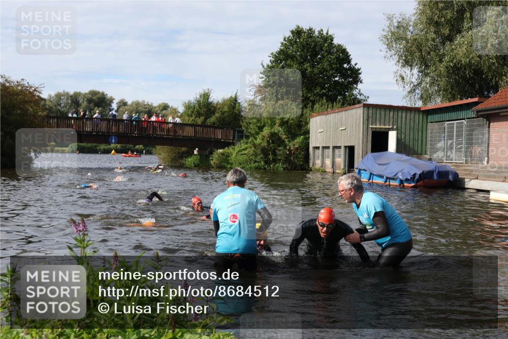 31.08.2025 - Elbe Triathlon Hamburg Luisa Fischer http://msf.ph/oto/8684512 31.08.2025 10:29:18 Schwimmen 1161, 1258, 1298 meine-sportfotos.de