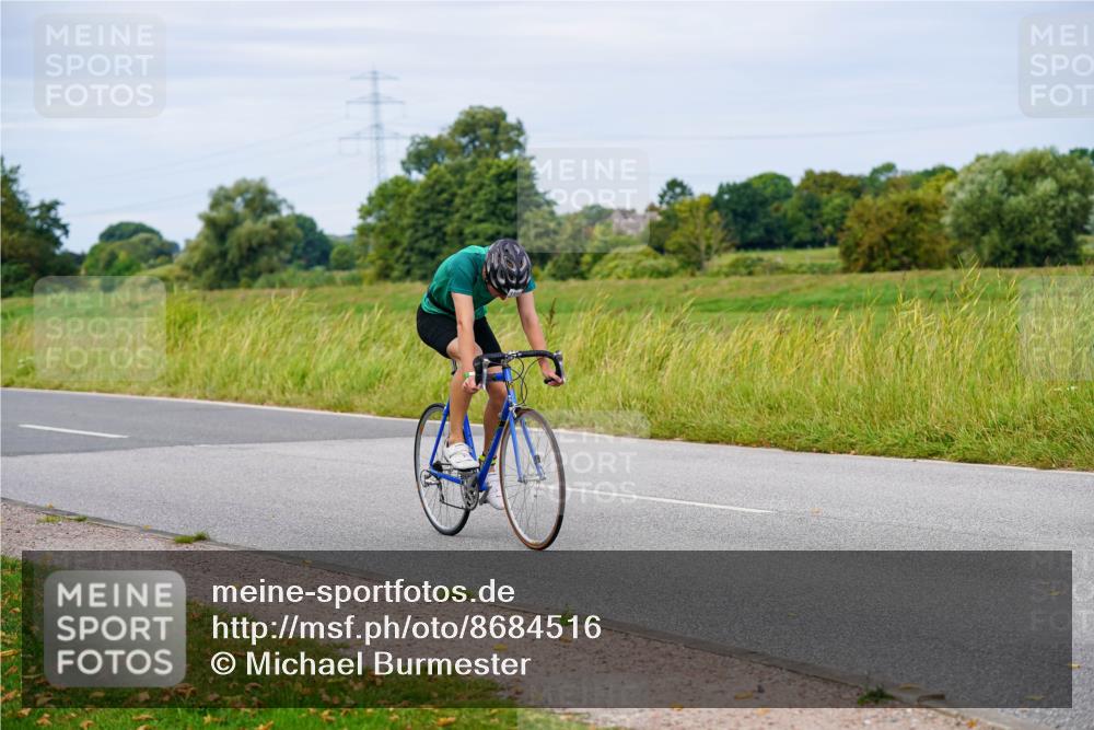 31.08.2025 - Elbe Triathlon Hamburg Michael Burmester http://msf.ph/oto/8684516 31.08.2025 11:21:32 Radfahren 1590, 1613 meine-sportfotos.de