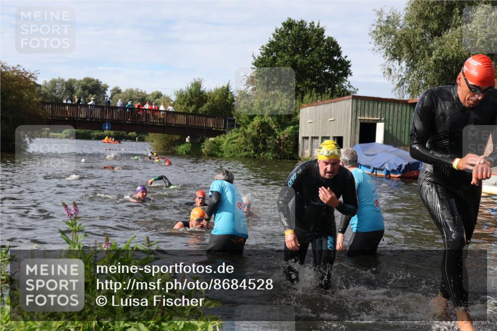 31.08.2025 - Elbe Triathlon Hamburg Luisa Fischer http://msf.ph/oto/8684528 31.08.2025 10:29:21 Schwimmen 1161, 1248, 1286, 1298 meine-sportfotos.de