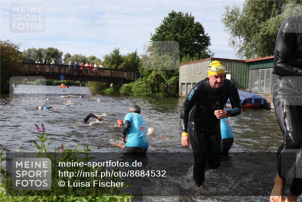 31.08.2025 - Elbe Triathlon Hamburg Luisa Fischer http://msf.ph/oto/8684532 31.08.2025 10:29:22 Schwimmen 1161, 1248, 1286, 1298 meine-sportfotos.de