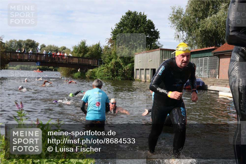 31.08.2025 - Elbe Triathlon Hamburg Luisa Fischer http://msf.ph/oto/8684533 31.08.2025 10:29:22 Schwimmen 1161, 1248, 1286, 1298 meine-sportfotos.de