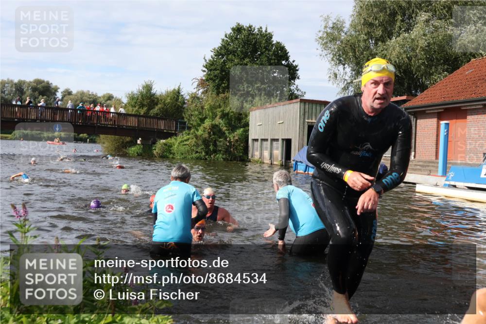 31.08.2025 - Elbe Triathlon Hamburg Luisa Fischer http://msf.ph/oto/8684534 31.08.2025 10:29:23 Schwimmen 1161, 1248, 1286, 1298 meine-sportfotos.de