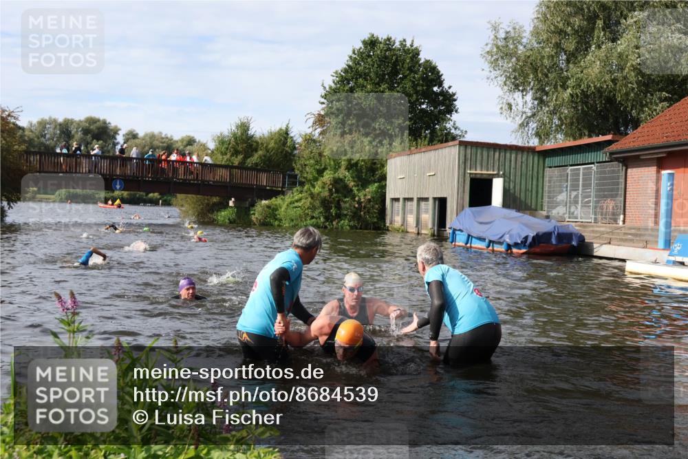 31.08.2025 - Elbe Triathlon Hamburg Luisa Fischer http://msf.ph/oto/8684539 31.08.2025 10:29:24 Schwimmen 1161, 1248, 1286, 1298 meine-sportfotos.de