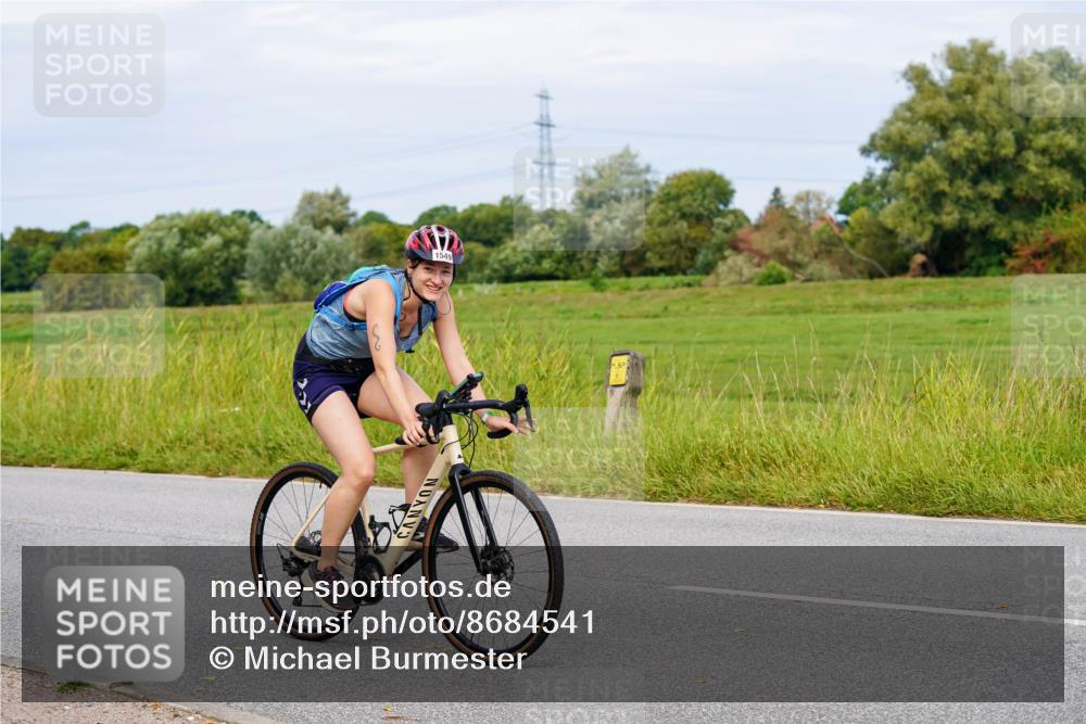 31.08.2025 - Elbe Triathlon Hamburg Michael Burmester http://msf.ph/oto/8684541 31.08.2025 11:21:49 Radfahren 1549 meine-sportfotos.de
