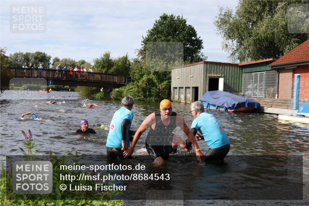 31.08.2025 - Elbe Triathlon Hamburg Luisa Fischer http://msf.ph/oto/8684543 31.08.2025 10:29:25 Schwimmen 1161, 1248, 1286, 1298, 1301 meine-sportfotos.de