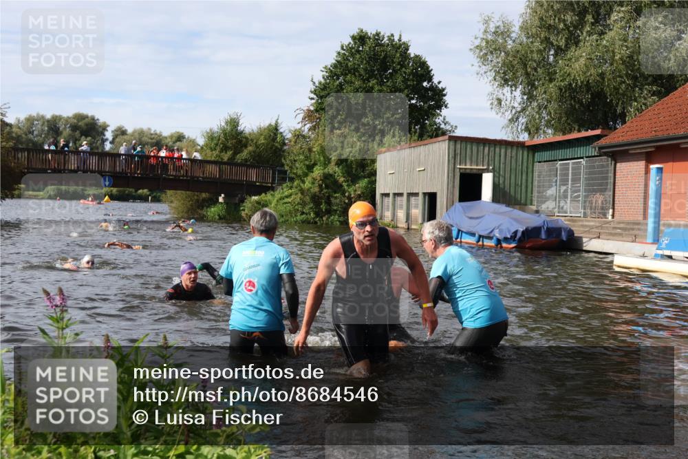 31.08.2025 - Elbe Triathlon Hamburg Luisa Fischer http://msf.ph/oto/8684546 31.08.2025 10:29:25 Schwimmen 1161, 1248, 1286, 1298, 1301 meine-sportfotos.de