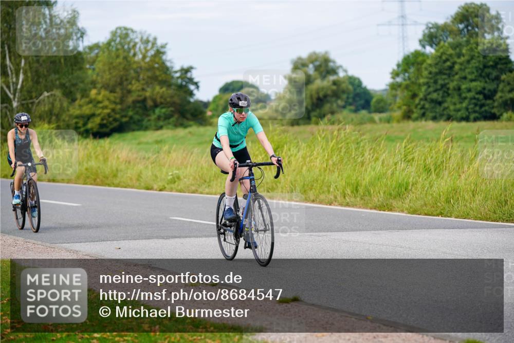 31.08.2025 - Elbe Triathlon Hamburg Michael Burmester http://msf.ph/oto/8684547 31.08.2025 11:22:08 Radfahren 1510, 1529, 1532, 1546, 1562 meine-sportfotos.de