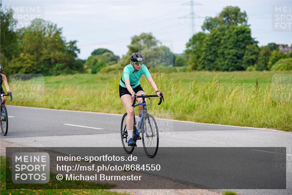 31.08.2025 - Elbe Triathlon Hamburg Michael Burmester http://msf.ph/oto/8684550 31.08.2025 11:22:08 Radfahren 1510, 1529, 1532, 1546, 1562 meine-sportfotos.de