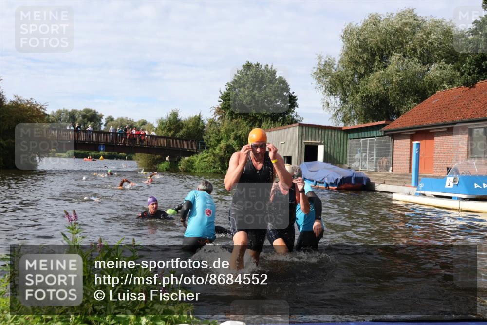 31.08.2025 - Elbe Triathlon Hamburg Luisa Fischer http://msf.ph/oto/8684552 31.08.2025 10:29:26 Schwimmen 1161, 1248, 1286, 1298, 1301 meine-sportfotos.de