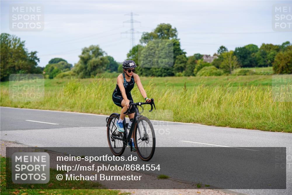 31.08.2025 - Elbe Triathlon Hamburg Michael Burmester http://msf.ph/oto/8684554 31.08.2025 11:22:10 Radfahren 1510, 1527, 1529, 1532, 1546, 1562, 1581 meine-sportfotos.de