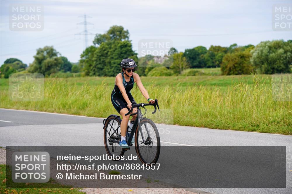 31.08.2025 - Elbe Triathlon Hamburg Michael Burmester http://msf.ph/oto/8684557 31.08.2025 11:22:10 Radfahren 1510, 1527, 1529, 1532, 1546, 1562, 1581 meine-sportfotos.de