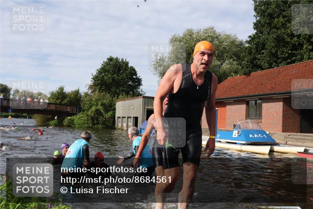 31.08.2025 - Elbe Triathlon Hamburg Luisa Fischer http://msf.ph/oto/8684561 31.08.2025 10:29:28 Schwimmen 772, 1248, 1274, 1286, 1301 meine-sportfotos.de