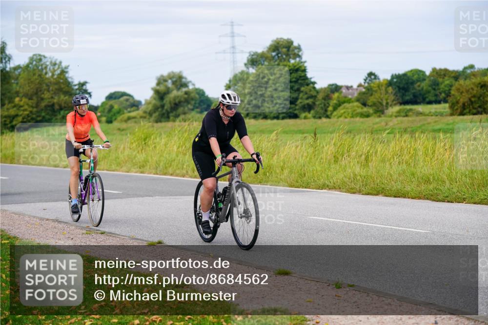 31.08.2025 - Elbe Triathlon Hamburg Michael Burmester http://msf.ph/oto/8684562 31.08.2025 11:22:11 Radfahren 1510, 1527, 1529, 1532, 1546, 1562, 1581, 1595 meine-sportfotos.de