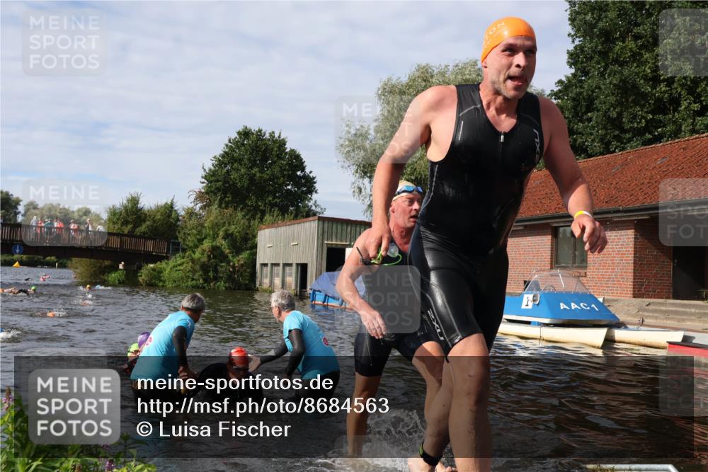 31.08.2025 - Elbe Triathlon Hamburg Luisa Fischer http://msf.ph/oto/8684563 31.08.2025 10:29:28 Schwimmen 772, 1248, 1274, 1286, 1301 meine-sportfotos.de