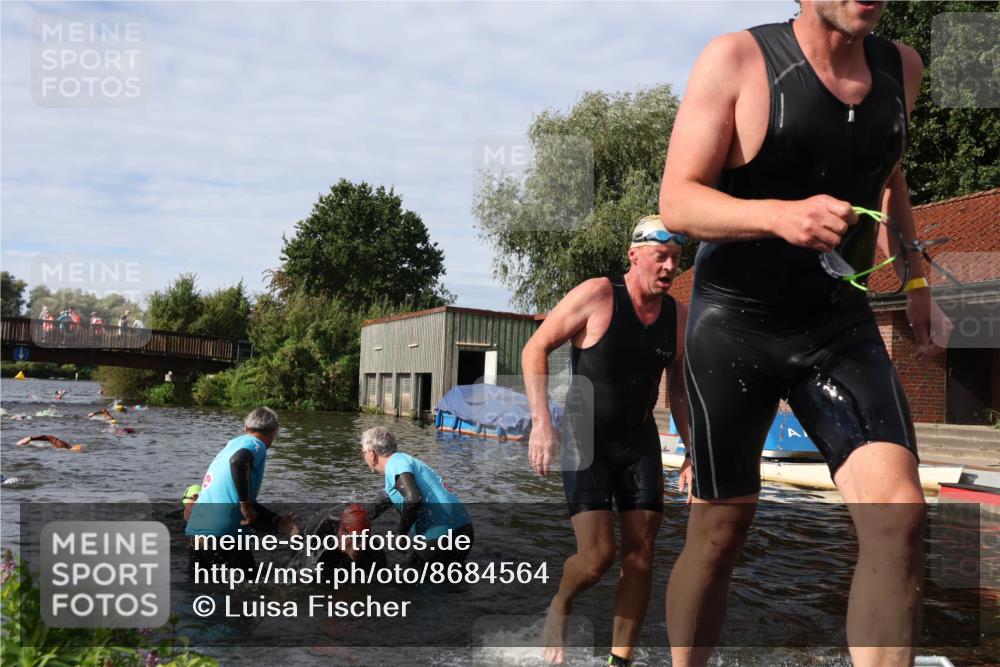 31.08.2025 - Elbe Triathlon Hamburg Luisa Fischer http://msf.ph/oto/8684564 31.08.2025 10:29:29 Schwimmen 772, 1248, 1265, 1274, 1286, 1301 meine-sportfotos.de
