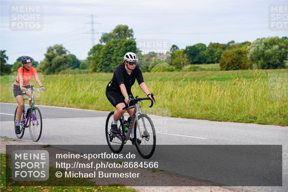 31.08.2025 - Elbe Triathlon Hamburg Michael Burmester http://msf.ph/oto/8684566 31.08.2025 11:22:11 Radfahren 1510, 1527, 1529, 1532, 1546, 1562, 1581, 1595 meine-sportfotos.de