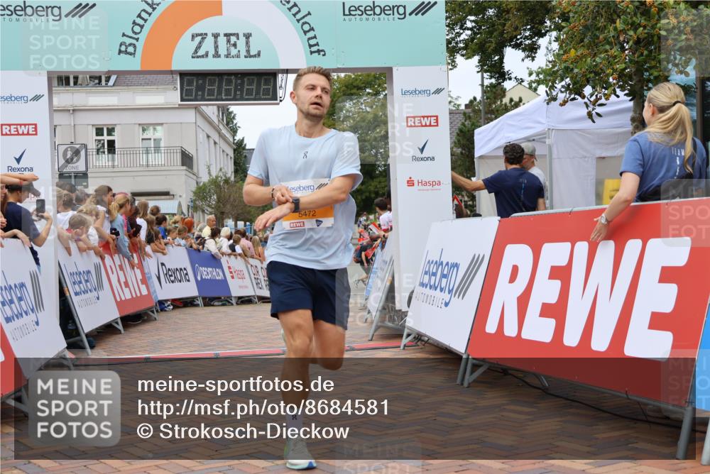 31.08.2025 - 21. Blankeneser Heldenlauf Strokosch-Dieckow http://msf.ph/oto/8684581 31.08.2025 12:02:19 Ziel 5472, 5703, 4029 meine-sportfotos.de