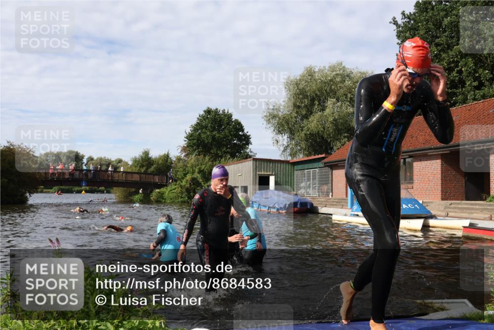 31.08.2025 - Elbe Triathlon Hamburg Luisa Fischer http://msf.ph/oto/8684583 31.08.2025 10:29:34 Schwimmen 772, 1265, 1274, 1301 meine-sportfotos.de