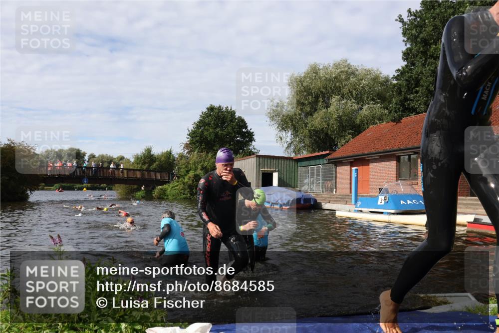 31.08.2025 - Elbe Triathlon Hamburg Luisa Fischer http://msf.ph/oto/8684585 31.08.2025 10:29:35 Schwimmen 772, 1265, 1274, 1301 meine-sportfotos.de