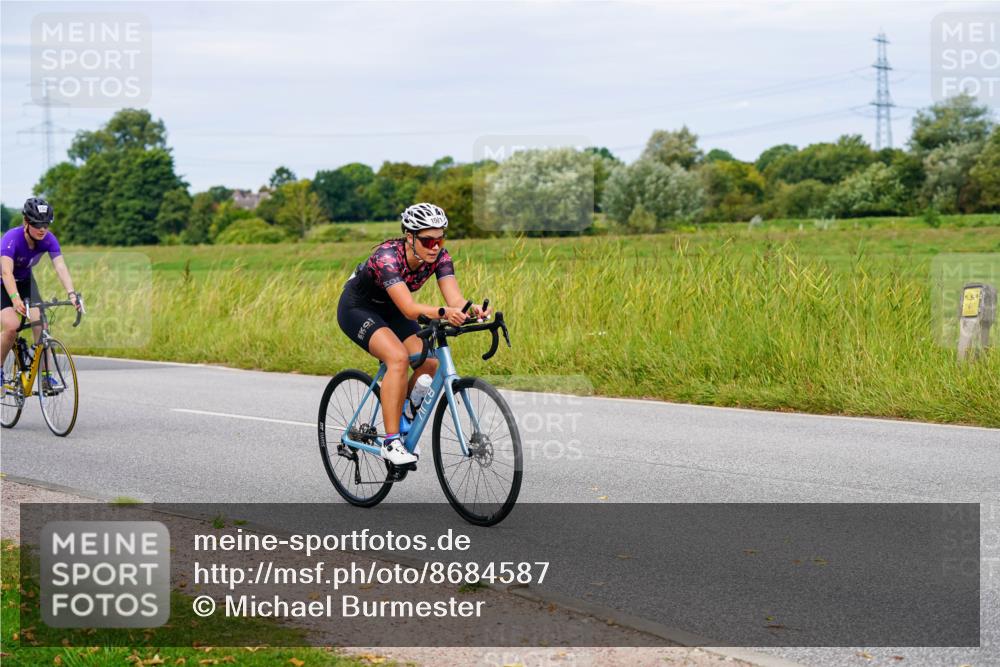 31.08.2025 - Elbe Triathlon Hamburg Michael Burmester http://msf.ph/oto/8684587 31.08.2025 11:22:15 Radfahren 1510, 1521, 1527, 1529, 1532, 1581, 1595 meine-sportfotos.de