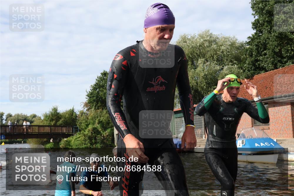 31.08.2025 - Elbe Triathlon Hamburg Luisa Fischer http://msf.ph/oto/8684588 31.08.2025 10:29:37 Schwimmen 772, 1265, 1274, 1297, 1301 meine-sportfotos.de