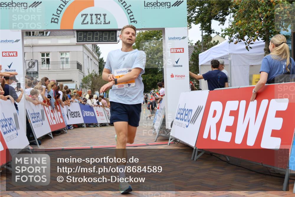 31.08.2025 - 21. Blankeneser Heldenlauf Strokosch-Dieckow http://msf.ph/oto/8684589 31.08.2025 12:02:19 Ziel 5472, 5703, 4029 meine-sportfotos.de