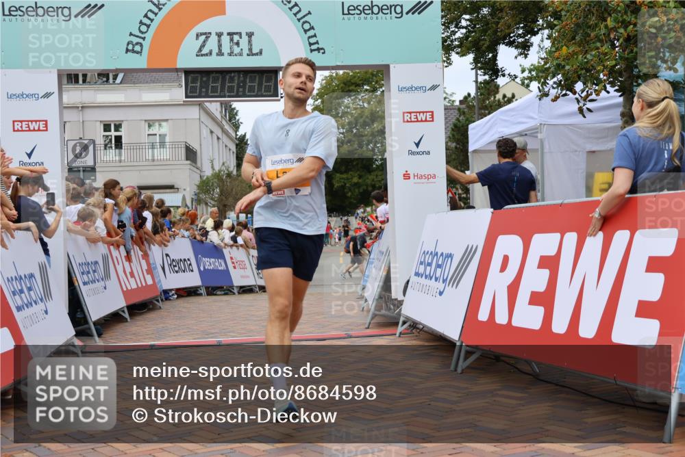 31.08.2025 - 21. Blankeneser Heldenlauf Strokosch-Dieckow http://msf.ph/oto/8684598 31.08.2025 12:02:18 Ziel 5472, 5703, 4029 meine-sportfotos.de