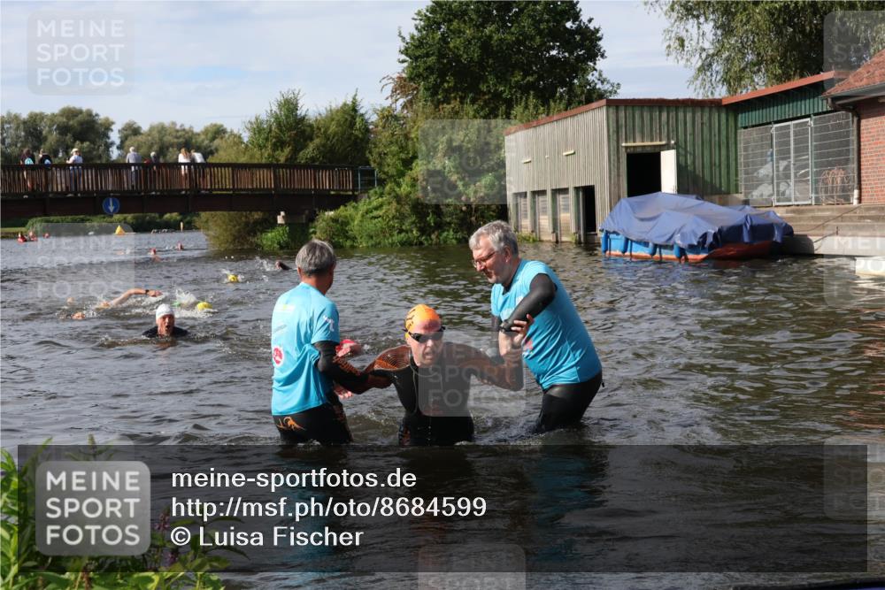 31.08.2025 - Elbe Triathlon Hamburg Luisa Fischer http://msf.ph/oto/8684599 31.08.2025 10:29:43 Schwimmen 1265, 1281, 1297 meine-sportfotos.de