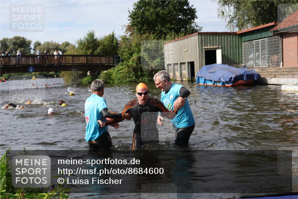 31.08.2025 - Elbe Triathlon Hamburg Luisa Fischer http://msf.ph/oto/8684600 31.08.2025 10:29:43 Schwimmen 1265, 1281, 1297 meine-sportfotos.de