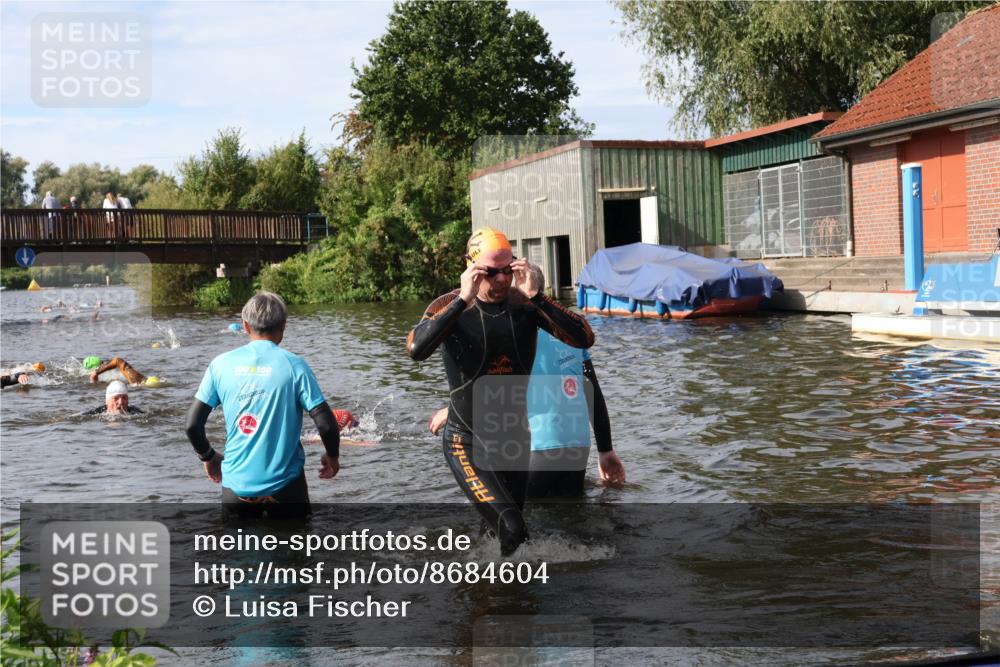 31.08.2025 - Elbe Triathlon Hamburg Luisa Fischer http://msf.ph/oto/8684604 31.08.2025 10:29:44 Schwimmen 1281, 1297 meine-sportfotos.de