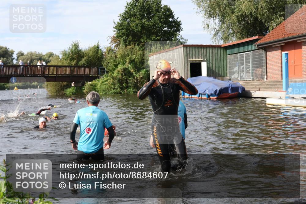 31.08.2025 - Elbe Triathlon Hamburg Luisa Fischer http://msf.ph/oto/8684607 31.08.2025 10:29:44 Schwimmen 1281, 1297 meine-sportfotos.de