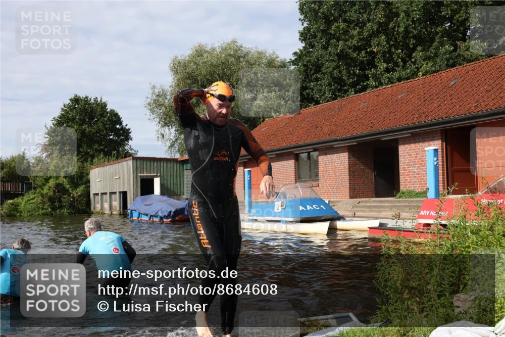 31.08.2025 - Elbe Triathlon Hamburg Luisa Fischer http://msf.ph/oto/8684608 31.08.2025 10:29:46 Schwimmen 1281, 1297, 1312 meine-sportfotos.de