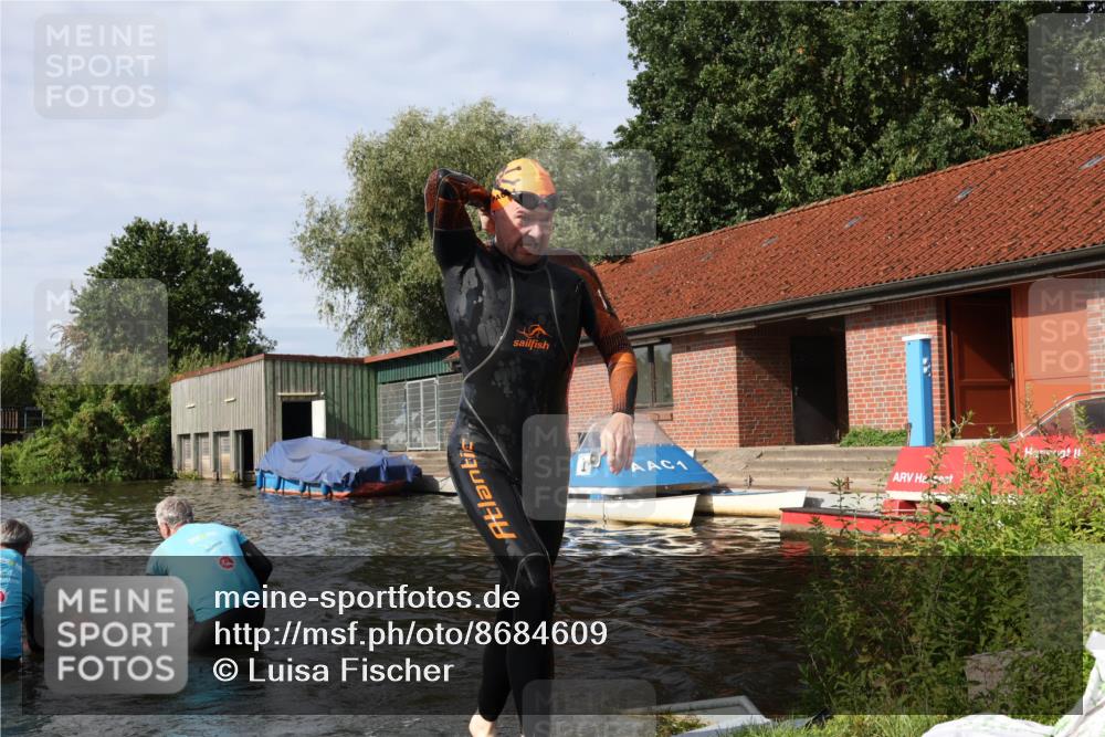 31.08.2025 - Elbe Triathlon Hamburg Luisa Fischer http://msf.ph/oto/8684609 31.08.2025 10:29:46 Schwimmen 1281, 1297, 1312 meine-sportfotos.de