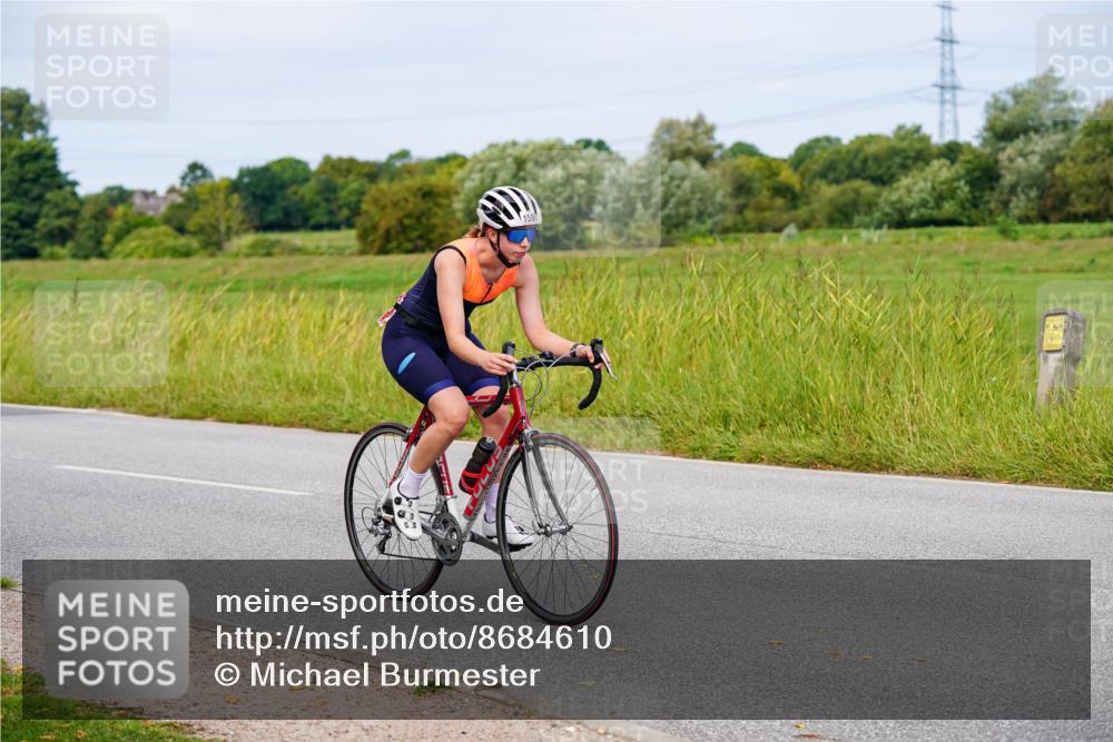 31.08.2025 - Elbe Triathlon Hamburg Michael Burmester http://msf.ph/oto/8684610 31.08.2025 11:22:18 Radfahren 1521, 1527, 1542, 1581, 1595 meine-sportfotos.de