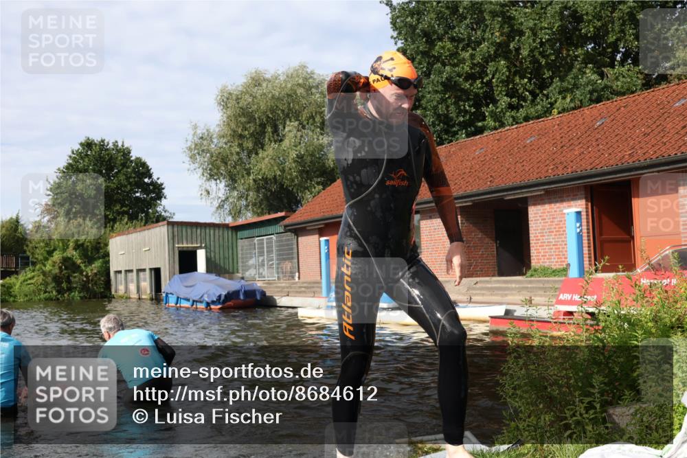 31.08.2025 - Elbe Triathlon Hamburg Luisa Fischer http://msf.ph/oto/8684612 31.08.2025 10:29:47 Schwimmen 1281, 1297, 1312 meine-sportfotos.de
