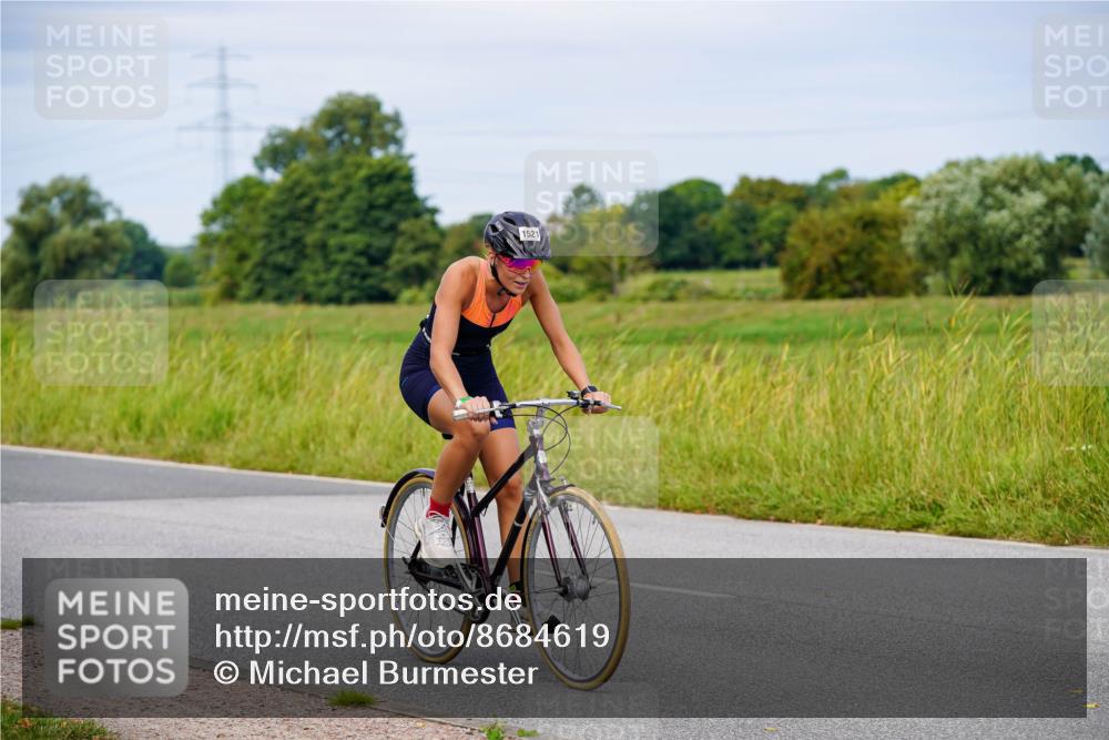 31.08.2025 - Elbe Triathlon Hamburg Michael Burmester http://msf.ph/oto/8684619 31.08.2025 11:22:21 Radfahren 1521, 1542, 1595 meine-sportfotos.de