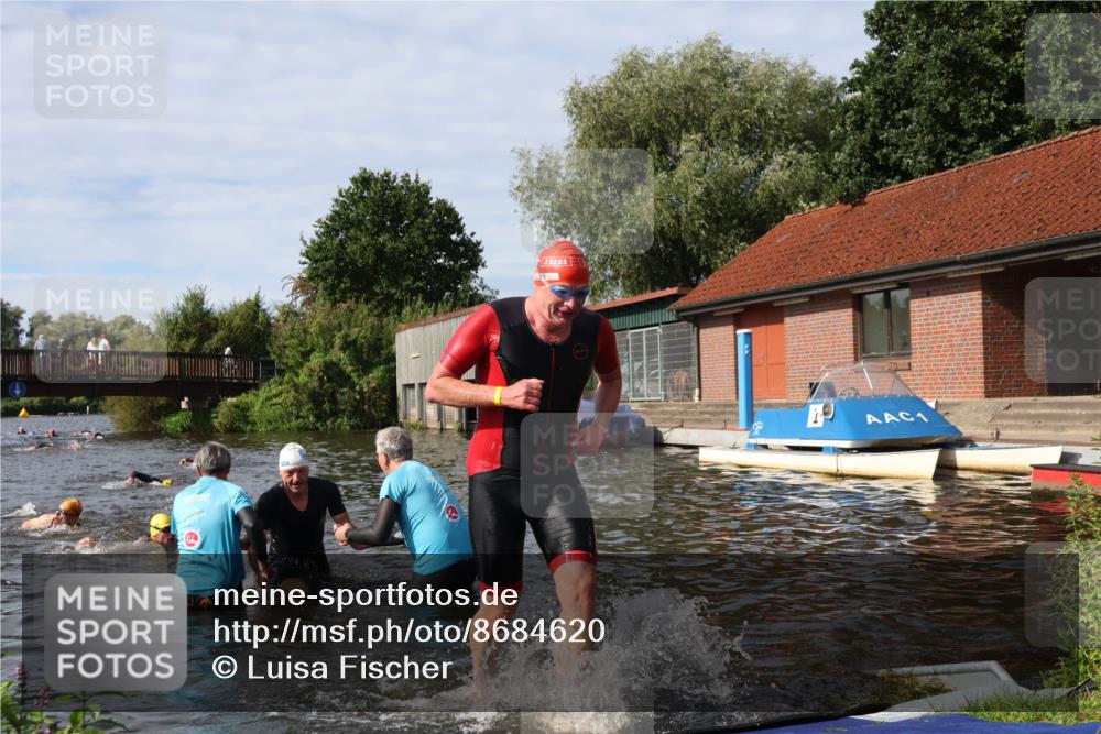 31.08.2025 - Elbe Triathlon Hamburg Luisa Fischer http://msf.ph/oto/8684620 31.08.2025 10:29:52 Schwimmen 1255, 1273, 1281, 1312 meine-sportfotos.de