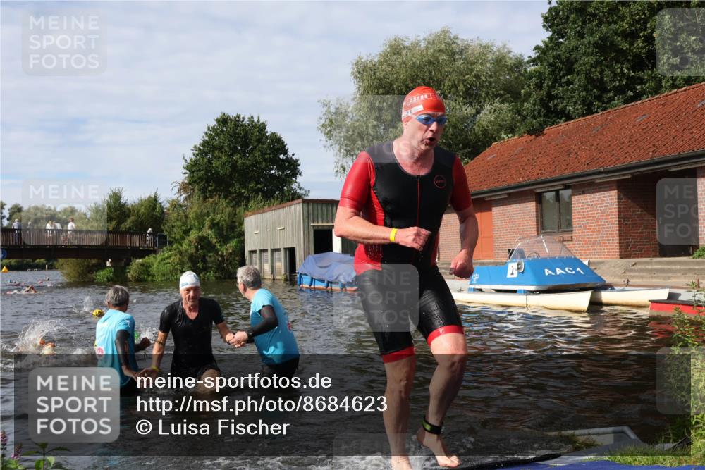 31.08.2025 - Elbe Triathlon Hamburg Luisa Fischer http://msf.ph/oto/8684623 31.08.2025 10:29:52 Schwimmen 1255, 1273, 1281, 1312 meine-sportfotos.de