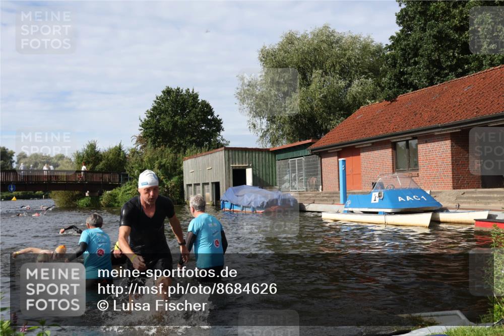 31.08.2025 - Elbe Triathlon Hamburg Luisa Fischer http://msf.ph/oto/8684626 31.08.2025 10:29:54 Schwimmen 1255, 1273, 1281, 1312 meine-sportfotos.de