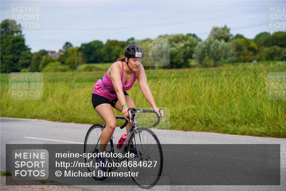 31.08.2025 - Elbe Triathlon Hamburg Michael Burmester http://msf.ph/oto/8684627 31.08.2025 11:22:23 Radfahren 1521, 1542 meine-sportfotos.de