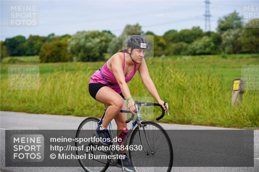 31.08.2025 - Elbe Triathlon Hamburg Michael Burmester http://msf.ph/oto/8684630 31.08.2025 11:22:23 Radfahren 1521, 1542 meine-sportfotos.de